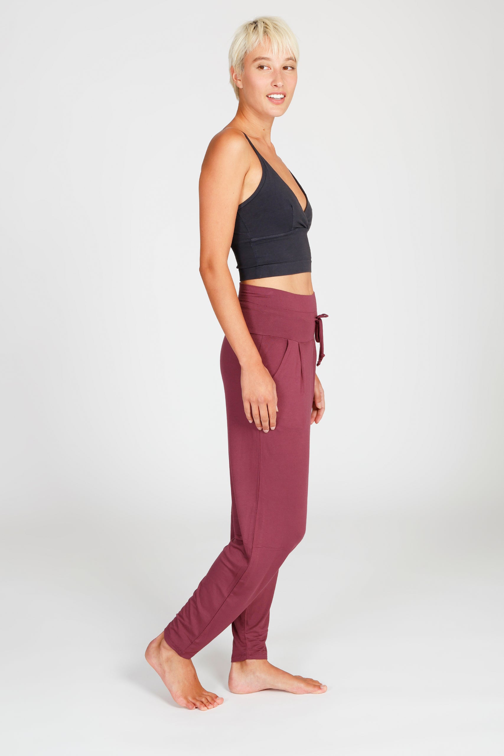 Lux Crop Top Anthracite Bali Pants Ruby