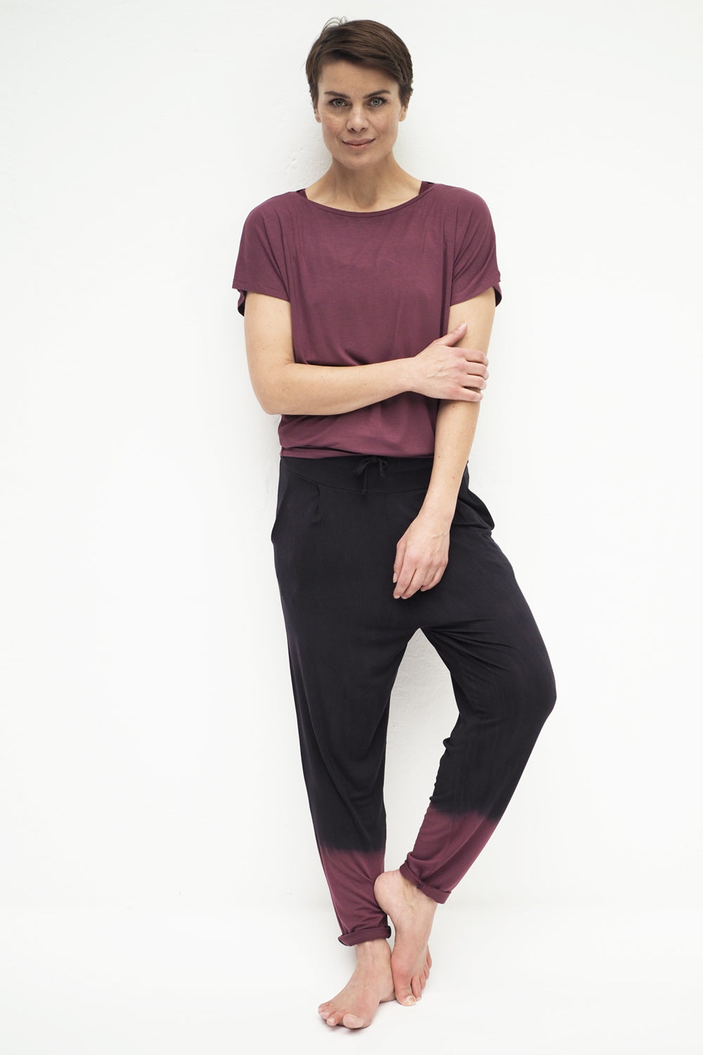 Manavi Tee ruby_Kismet Yogastyle