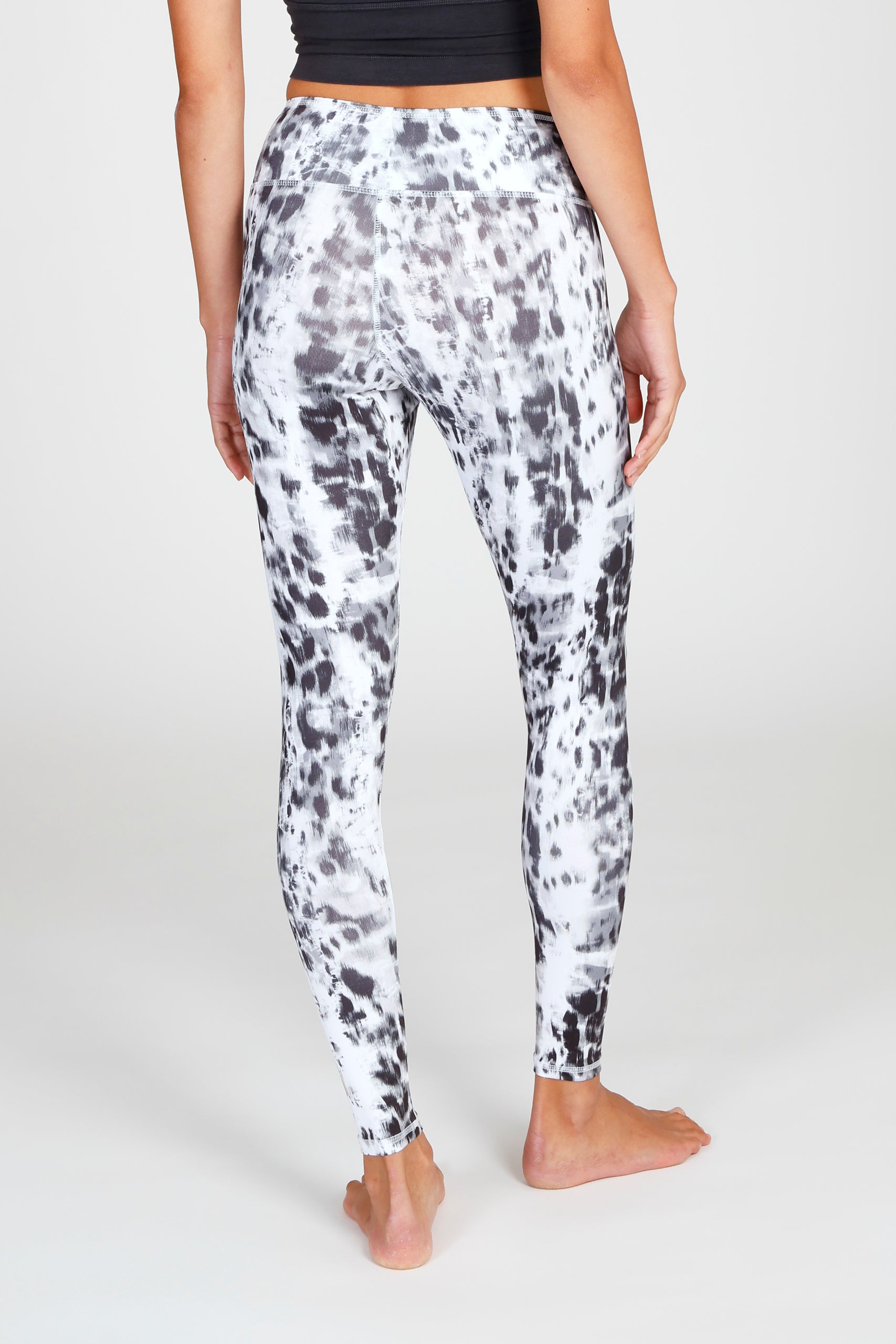 Lux Leg Black White Wild