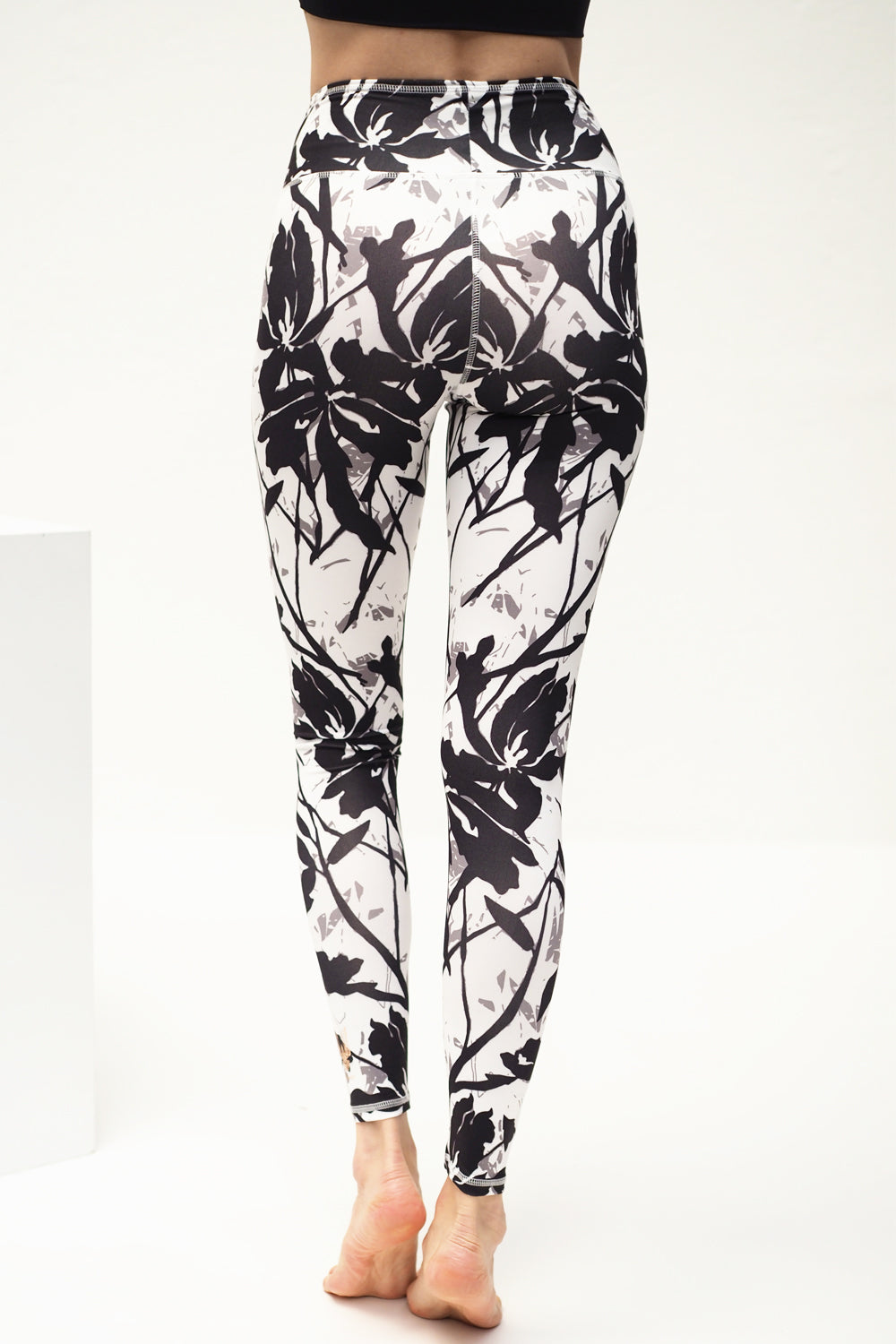 Yoga Leggings Ganga 7/8 - Flower Black White-Kismet Yogastyle