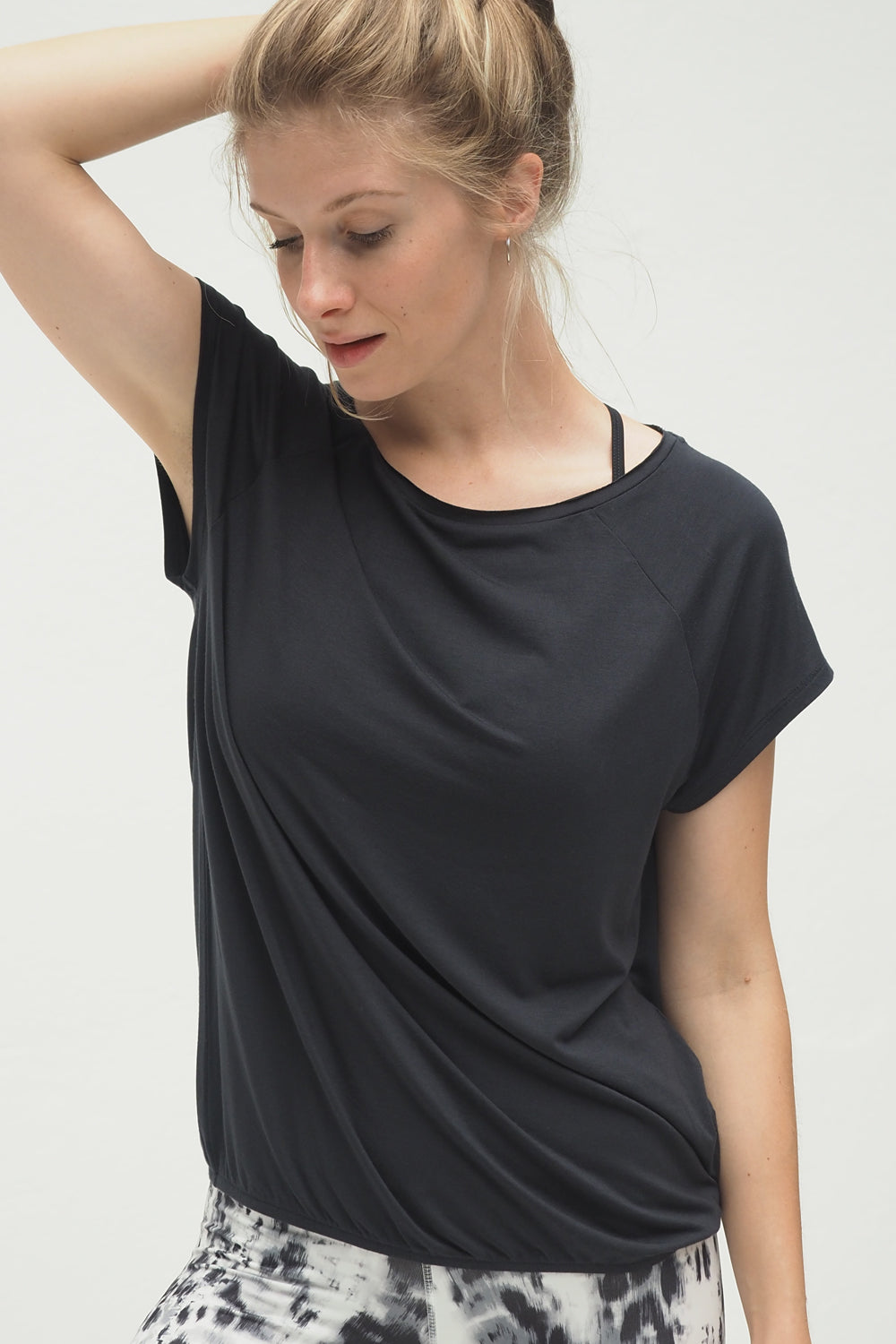 Yoga Tee Jiva - Anthracite front close
