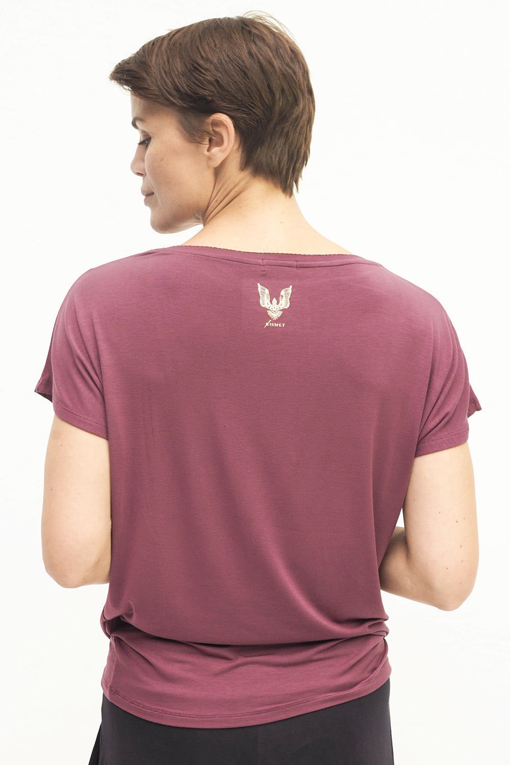 Manavi Tee ruby_Kismet Yogastyle