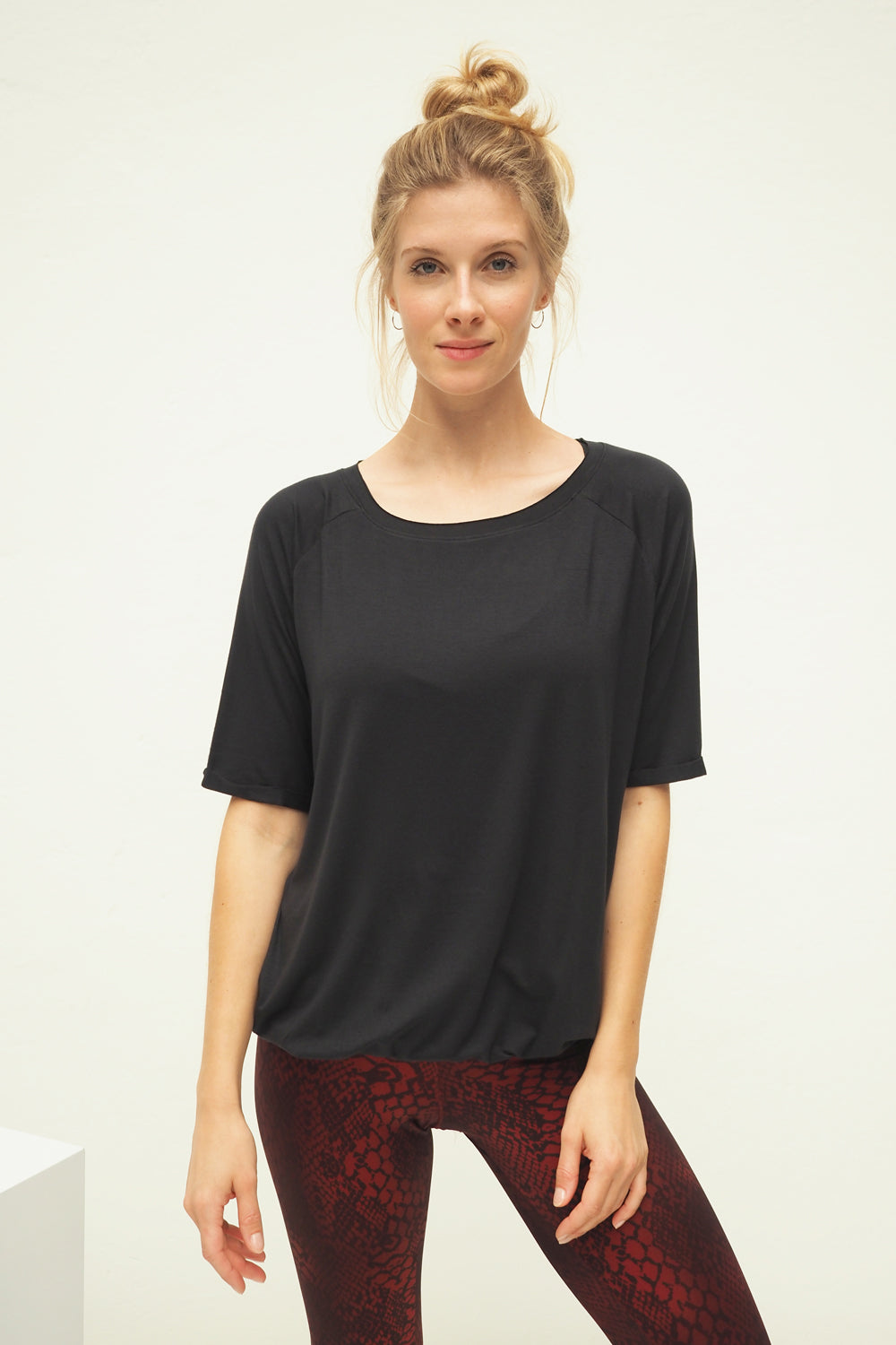 Yoga Tee Jivana - Anthracite front view