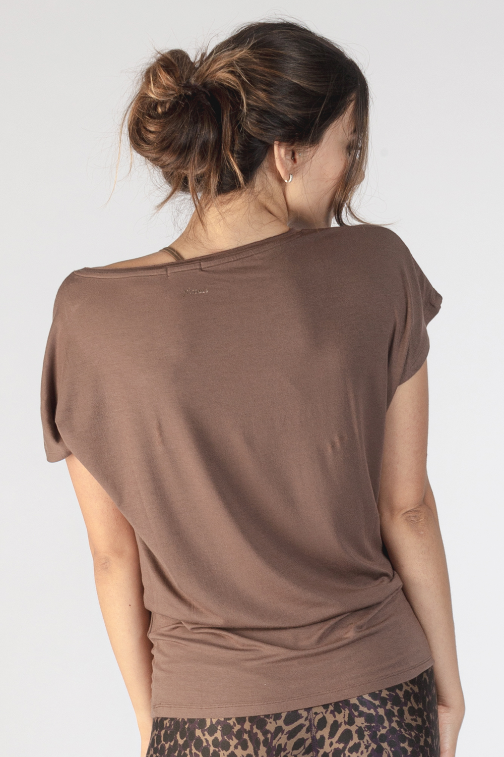 Kismet Yogastyle Yoga Tee Manavi – cinnamon